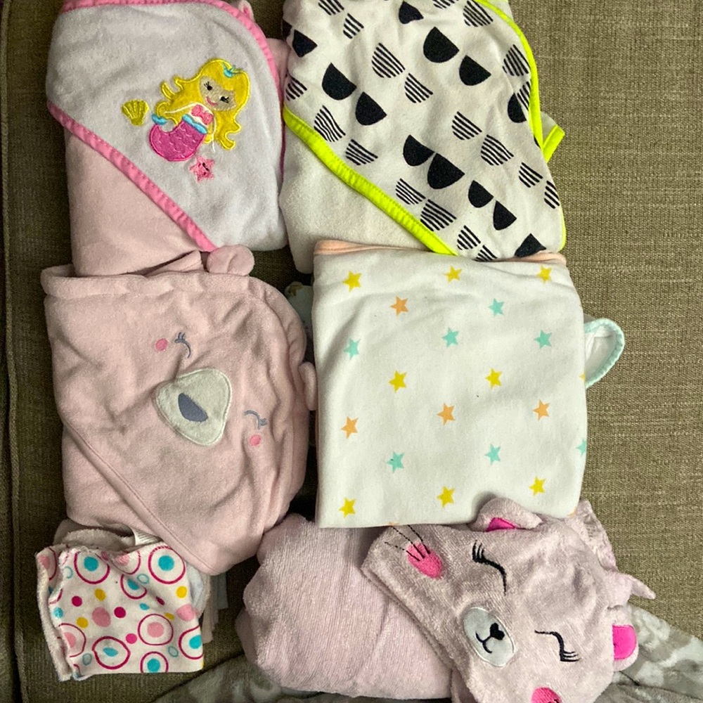 Newborn baby towels and wash rags.